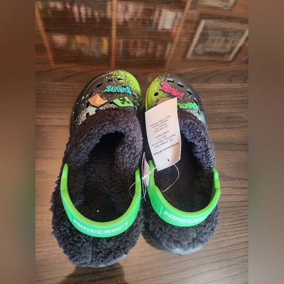 Kids Minecraft Green and Black Fleece Lined Clogs  New With Tags Size 4-5 - Picture 6 of 7
